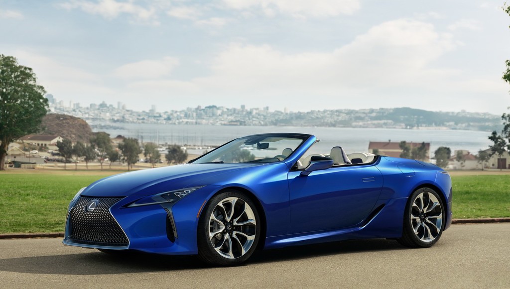 El Lexus LC 500 Convertible es la respuesta de Japón al Serie 8 con un V8 atmosférico