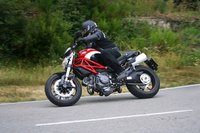 Ducati Monster 796, la prueba: el placer de disfrutar en las curvas