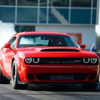 El próximo Dodge Challenger podría ser híbrido: así lo imaginan ya en FCA