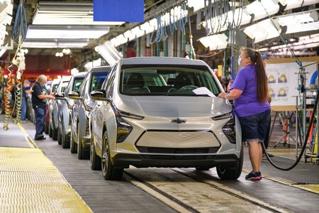 Chevrolet Reanuda Produccion Del Bolt Ev Y Bolt Euv