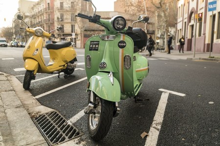 Barcelona adjudica 11.000 licencias para motos y bicicletas eléctricas compartidas entre 31 empresas