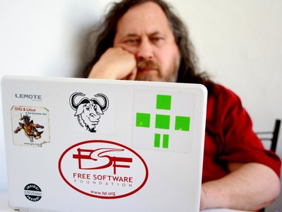Richard Stallman dimite del MIT y la Free Software Foundation  tras sus declaraciones sobre asalto sexual y pornografía infantil
