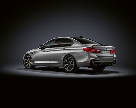 BMW M5 Competition trasera