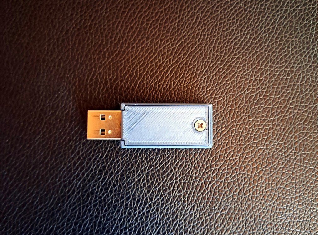 Han creado una memoria USB indestructible que dura más de 200 años. Pero tiene una peculiaridad que la hace casi inútil 