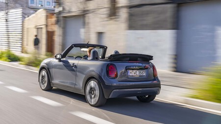 Mini Cabrio 2025 14