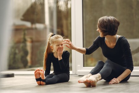 17 ideas de ropa de entrenamiento para madres deportistas en el Día de la Madre: Nike, Adidas, Decathlon, Asos y más