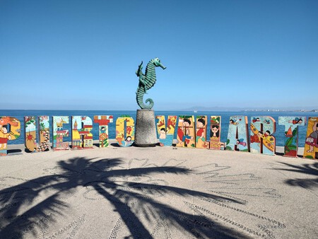 Escápate a este paraíso de Jalisco, cuna del “pescado embarazado”, con Malecón y una iglesia con una corona monumental