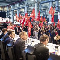 Los sindicatos han conseguido algo que parecía imposible: que los directivos de Volkswagen cobren menos si quieren que la marca sobreviva