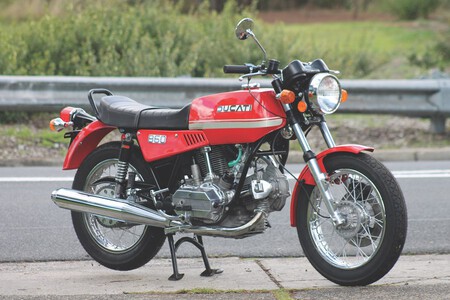 Ducati 1
