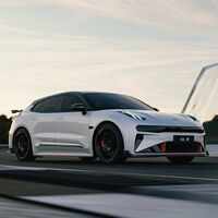 La china Zeekr quiere hacerse un hueco en Europa y da un golpe en la mesa con este coche eléctrico de 1.265 CV