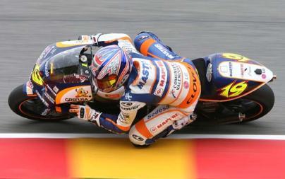 Bautista pole; Lorenzo condenado por la lluvia