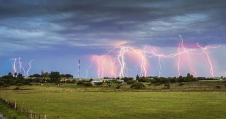 Truco express: cómo tomar fotos estupendas de rayos y tormentas eléctricas nocturnas