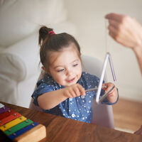 La educación musical según Montessori: así ayuda a que los niños se expresen 