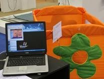 Cuna inteligente controlada por ordenador con tecnología wifi