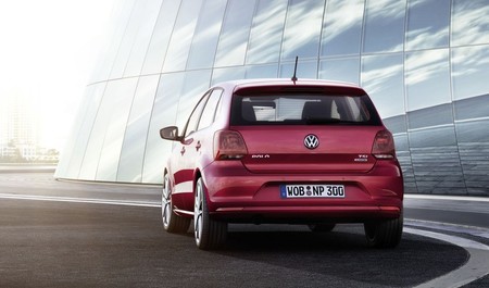 Volkswagen Polo 2014 rojo trasera