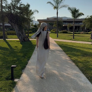 Las mujeres más clásicas incluirán en su armario cápsula los cinco vestidos largos de Zara más minimalistas del verano