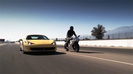 Ducati pone a prueba otro superdeportivo, le toca al Ferrari 458