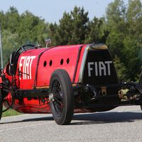 Em 1923, uma aberração demoníaca com motor de avião quebrou um recorde de velocidade, atingindo 235 km/h; o recorde foi anulado porque o veículo não tinha marcha a ré 
