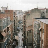 Este invento quiere ser la alternativa a la solar y la eólica: se coloca en los tejados y transforma las gotas de lluvia en electricidad