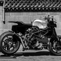 ¡Brutal! Así es la Ducati Hypermotard con 200 cv que Deus está preparando para la Pikes Peak de 2018