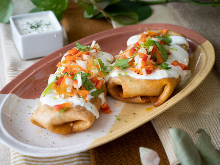 Cómo hacer una auténtica chimichanga, la receta mexicana de tortilla frita que esperabais