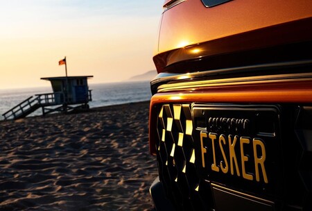 Fisker y Foxconn se alían para fabricar en masa un coche eléctrico "revolucionario": la producción comenzará en 2023