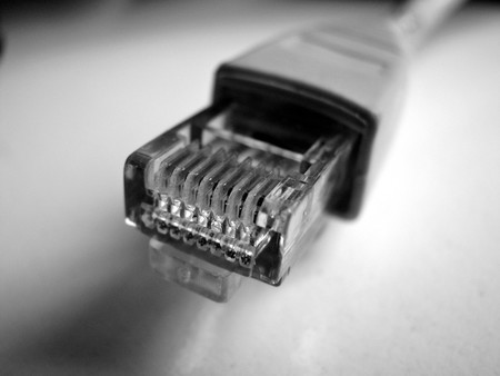 Mejorar la navegación desde nuestro PC en casa es muy fácil con sólo cambiar los servidores DNS: te enseñamos cómo hacerlo