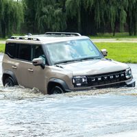 “Mejor ni te metas”: llega a México un SUV con sensor de inundación. Antes de atravesar te avisa si lograría pasar o se se ahogaría