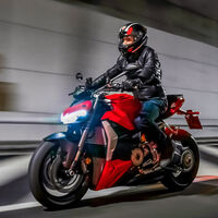 ¡Delicia! La Ducati Streetfighter V2 es toda una deportiva desnuda con 153 CV y electrónica de la Panigale 
