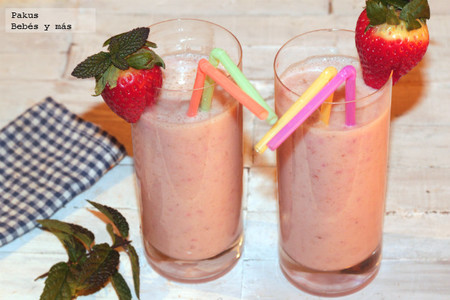 Hoy de merienda. Batido casero de fresas y plátano