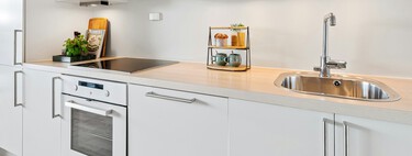 Llega a Leroy Merlin el accesorio que ordena el armario bajo el fregadero de forma discreta y no necesita tornillos