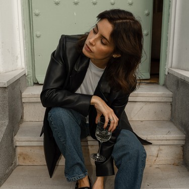 De 130 a 90 euros: la chaqueta atemporal de Massimo Dutti que eleva cualquier básico de otoño