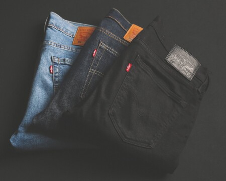 Ofertas Levi's con descuentos de hasta el 50% en pantalones, chaquetas o sudaderas para hombre y mujer