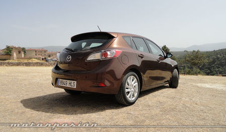 Mazda3 1.6 CRTD 115 cv ópticas traseras