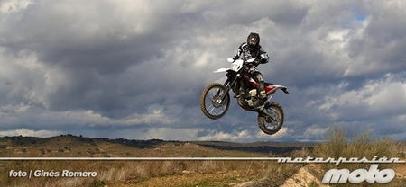 Husqvarna TE449 2013, prueba (valoración, ficha técnica y galería)