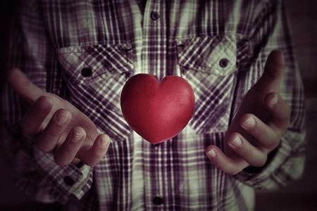 Llega San Valentín y te dejamos hasta 15 posibles regalos tech para disfrutar en el hogar