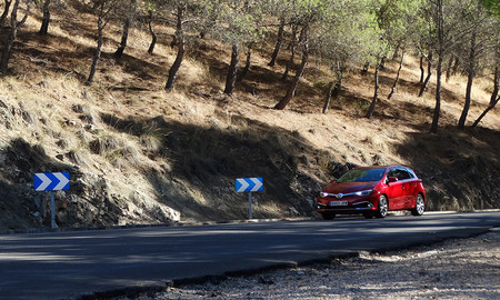 Prueba Toyota Auris Hybrid 2016 Exteriores