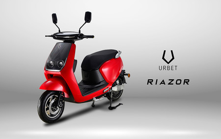 Urbet renueva su catálogo con el scooter eléctrico Riazor, para el carnet de coche y por los mismos 1.700 euros