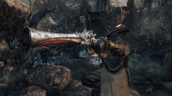 Bloodborne tiene menos armas que los Souls, pero son más personalizables