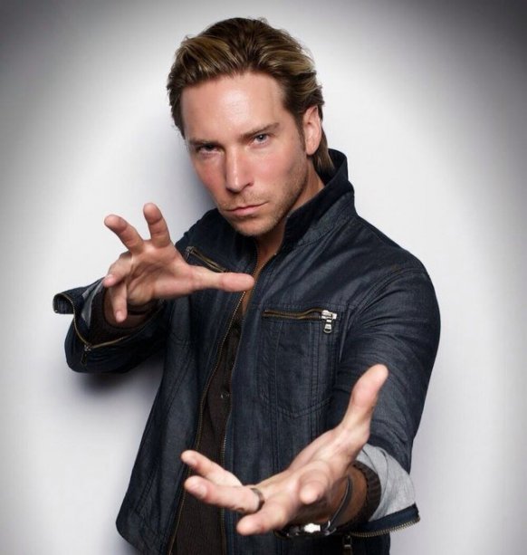 Troy Baker pondrá voz a la tostada de I Am Bread