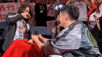 Pedida de mano durante la Overwatch World Cup de la Blizzcon