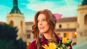 El mejor cosplay de Aeris en Final Fantasy VII Remake lo protagoniza, cómo no, la propia actriz de Aeris