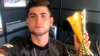 Un jugador gana una carrera real a un piloto de F1