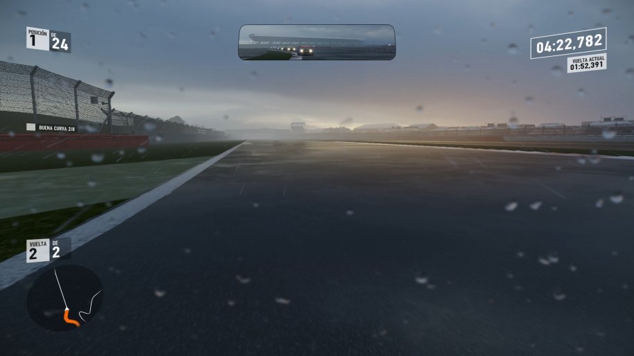 El juego crea estampas bellas en cada curva cuando la luz del sol baña el asfalto y los efectos climáticos entran en juego.