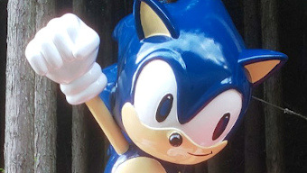 Restauran la misteriosa estatua de Sonic que se encuentra en un bosque de Japón
