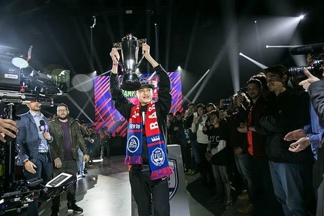DhTekKz se corona como campeón de la Copa FUT Champions de Barcelona