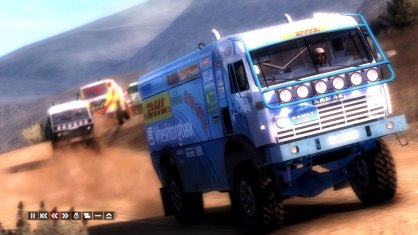 Colin McRae Dirt nos coloca al volante de más de 40 vehículos fielmente recreados que van desde los conocidos Subaru Impreza, Citroen C4, Peugeot 307 y otros de la WRC, hasta fieras todo terreno como el VW Race Tuareg o el Nissan PickUp Dakar de su estilo Rally Raid, pasando por camiones, buggies, etc.