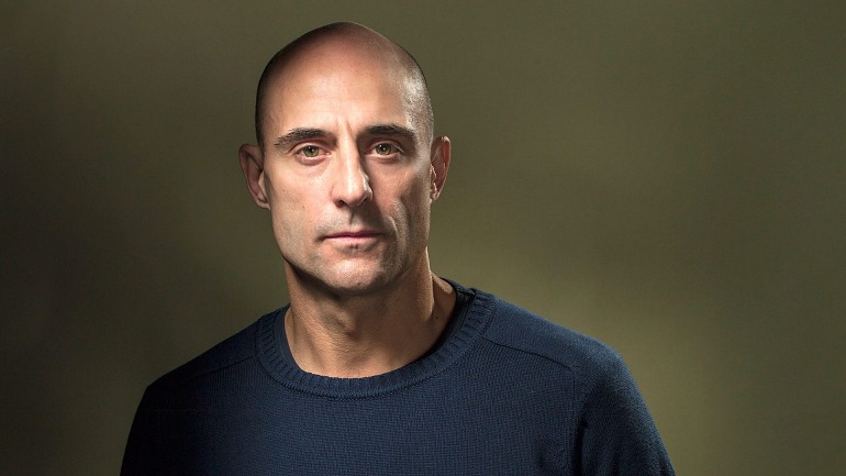 El actor Mark Strong pondrá voz a la campaña de Battlefield V