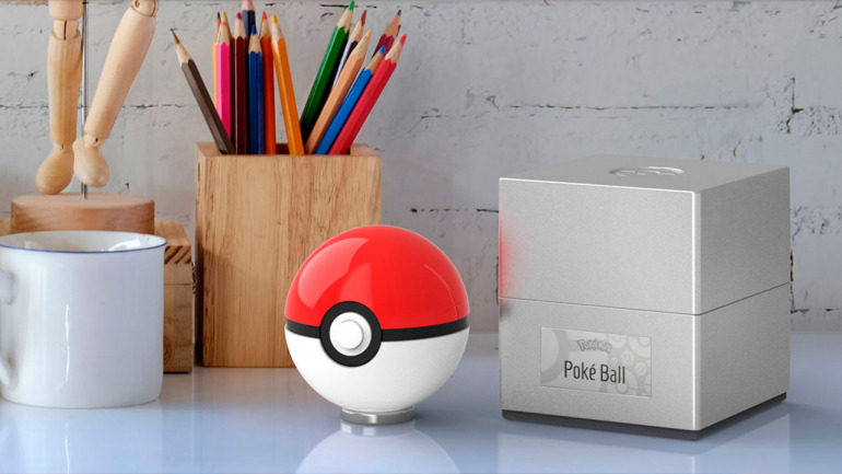 Siéntete como un Entrenador Pokémon de verdad con esta réplica realista de una Poké Ball por 100 dólares
