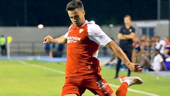 El jugador del Sevilla FC, Reguilón, se queja de sus estadísticas en FIFA 20